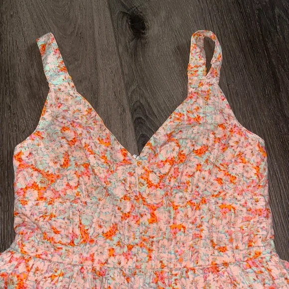 American Eagle • Floral Romper Size S - Picture 3 of 5